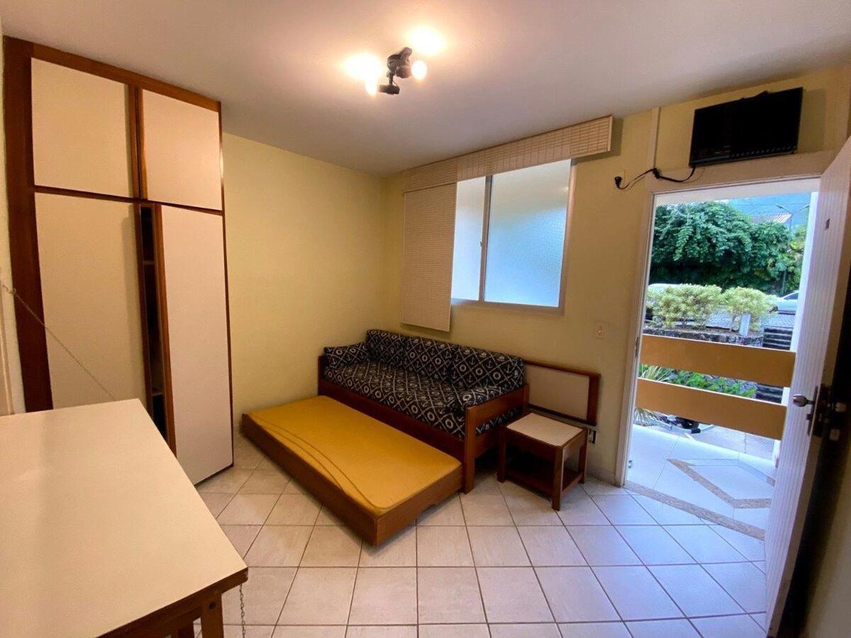 Condomínio com piscina, churrasqueira, sauna e MARINA P LANCHA - WiFi 200Mbps - 1qt e sala com 2 ar condicionados Angra dos Reis Exterior foto
