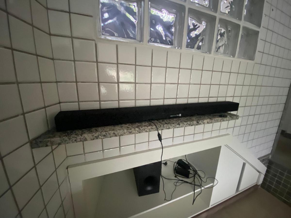 Condomínio com piscina, churrasqueira, sauna e MARINA P LANCHA - WiFi 200Mbps - 1qt e sala com 2 ar condicionados Angra dos Reis Exterior foto
